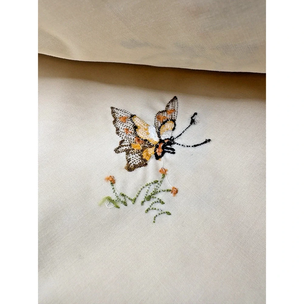Set 14 Embroidered Butterfly Cloth Dinner Napkins Scallop Trim Cotton Blend 16